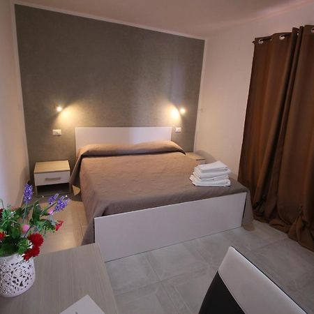 Chiaro Di Luna Apartment Santa Domenica  Bagian luar foto