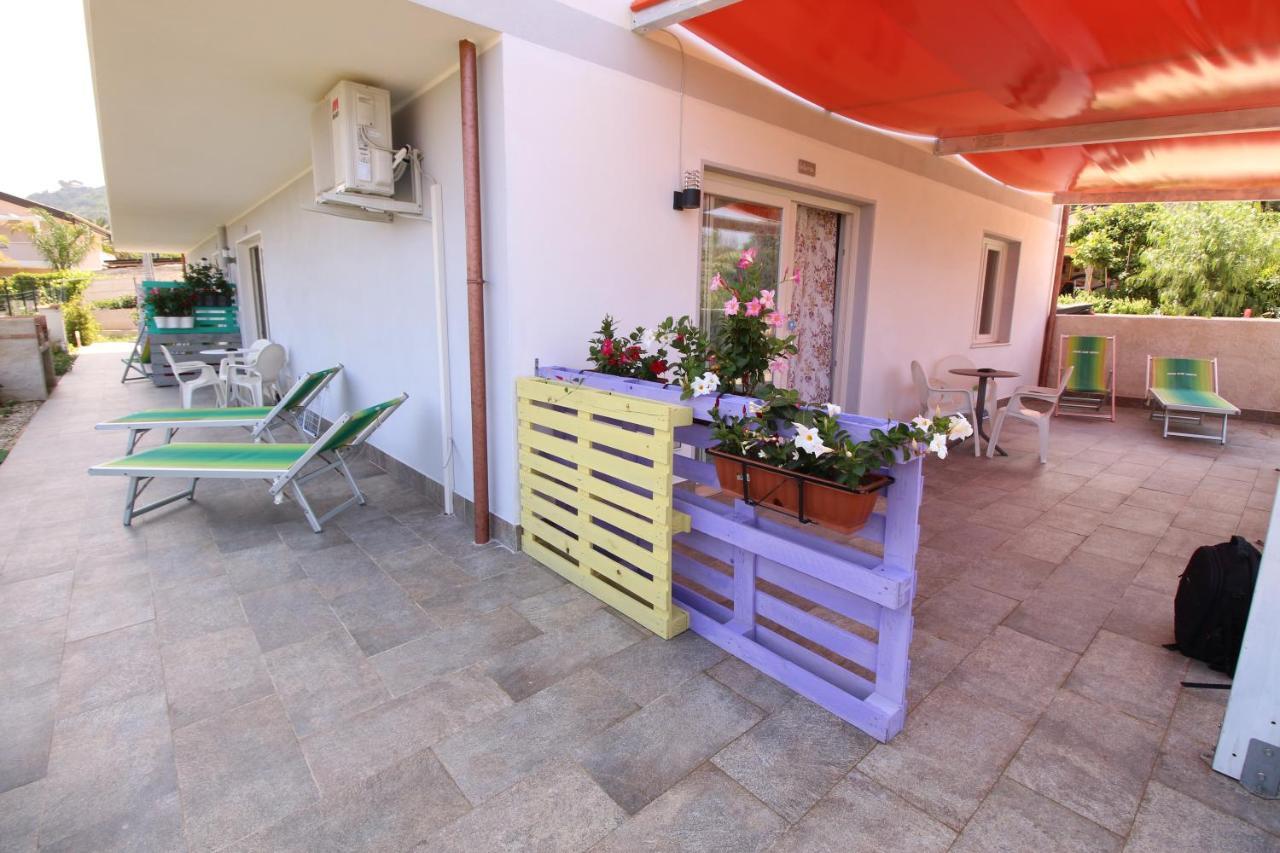 Chiaro Di Luna Apartment Santa Domenica  Bagian luar foto